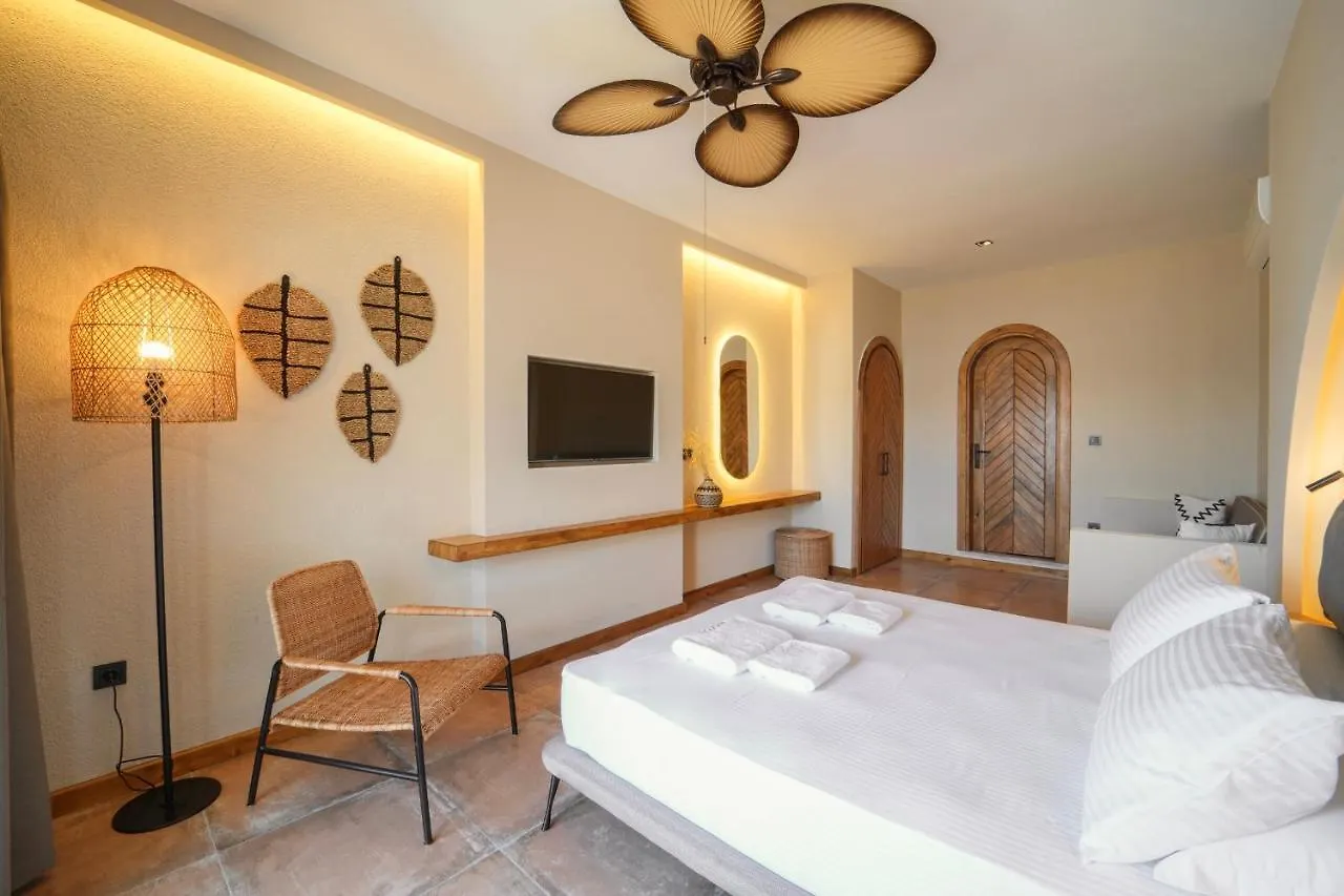מרמריס Naxos Beach Hotel לינה וארוחת בוקר