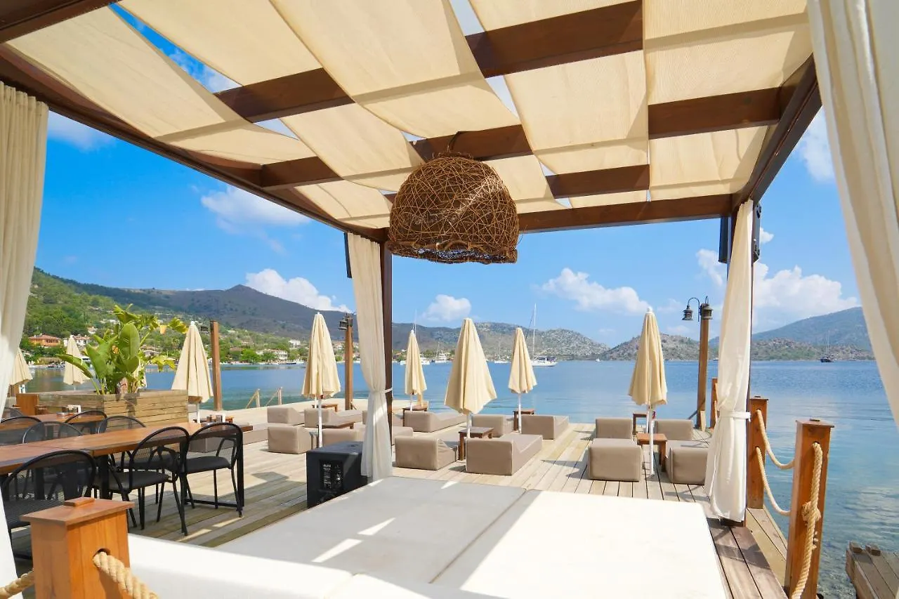 לינה וארוחת בוקר מרמריס Naxos Beach Hotel